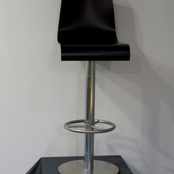 Barhocker schwarz mit Chrom Gestell, extra schwere Ausführung